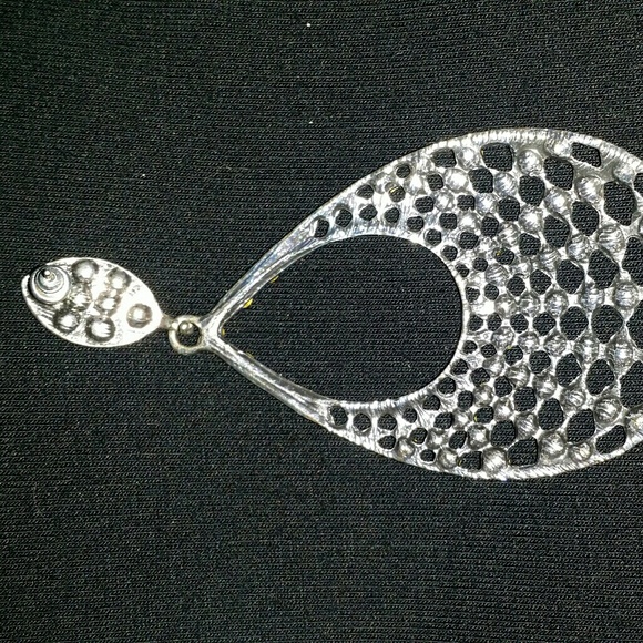 FREE w any purchase Earings - Picture 2 of 2